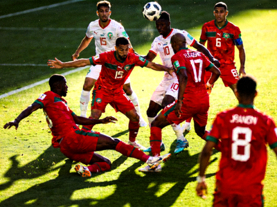 摩洛哥国家队球员防守 - 非洲黑马球队的坚固后防线